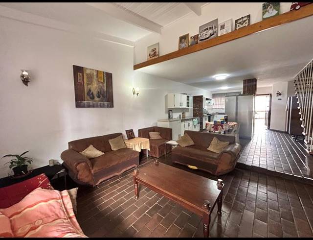 2 BEDROOM DUPLEX FOR SALE IN SPRINGS CENTRAL